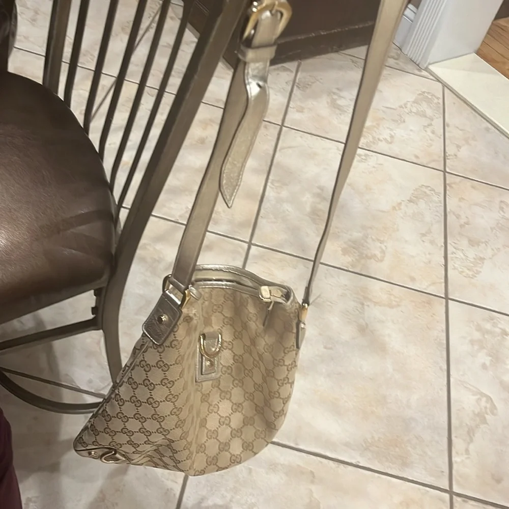 Gucci cross body/with metallic trim in champagne gold - Picture 16 of 16